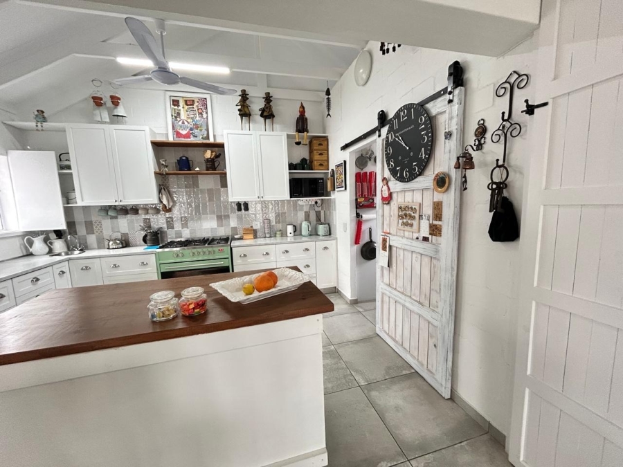 3 Bedroom Property for Sale in Britannia Bay Western Cape
